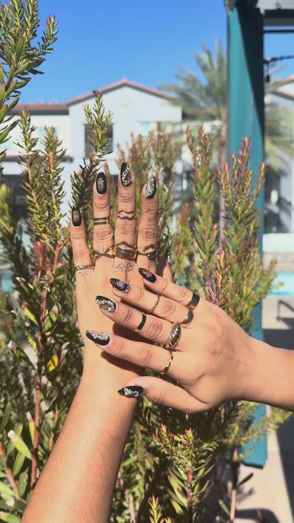 Black Rhinestone Heart Press-On Nails – Gold Foil