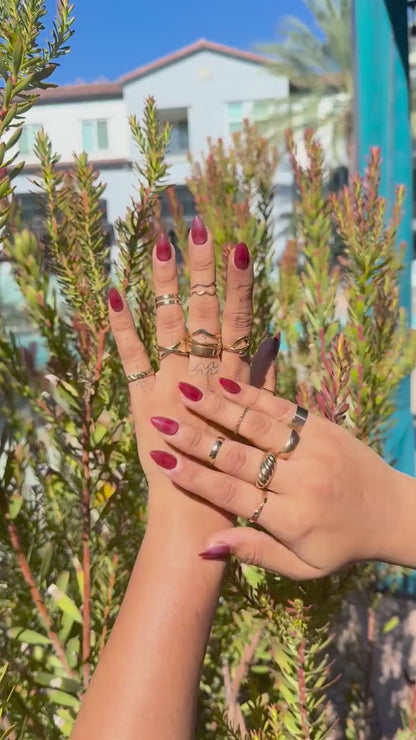 Romantic Red Cat Eye Almond Press-On Nails – Magnetic Shimmer Valentine Set