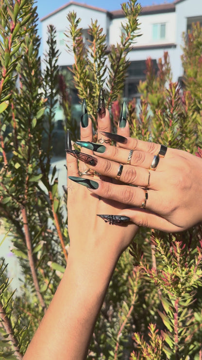 Gothic 3D Spider And Black Web Design Stiletto Press On Nails| Green Ombre Halloween Nail Art Set